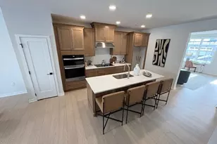 40 Grayson Ln, Downingtown, PA 19335 - Photo 5