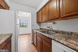2402 Pond View Dr, West Chester, PA 19382 - Photo 3