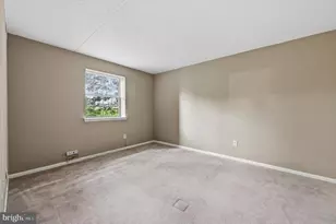 2402 Pond View Dr, West Chester, PA 19382 - Photo 9