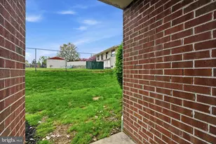 2402 Pond View Dr, West Chester, PA 19382 - Photo 15