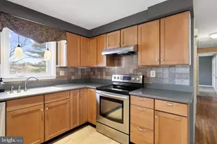 1354 Ridgeview Cir, Downingtown, PA 19335 - Photo 5