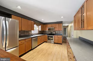 1354 Ridgeview Cir, Downingtown, PA 19335 - Photo 3