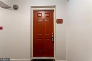 633 Washington Pl, Chesterbrook, PA 19087 - Photo 3