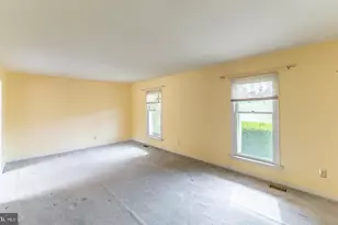 1525 Melville Dr, Pottstown, PA 19465 - Photo 21