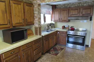 136 4th Ave, Phoenixville, PA 19460 - Photo 33