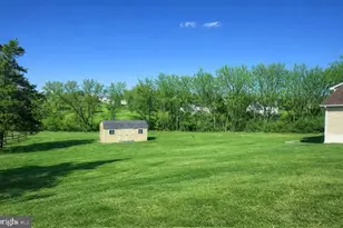 1013 W Bridge St, Spring City, PA 19475 - Photo 3