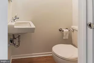 46 Stonehurst Ct, Chesterbrook, PA 19087 - Photo 7