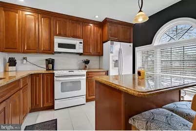 2005 Westfield Court #2002, Newtown Square, PA 19073 - Photo 9