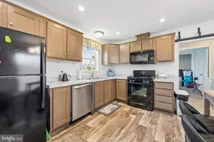 8 Hilltop Dr, West Grove, PA 19390 - Photo 5