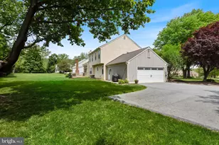 1099 Armstrong Ct, Wayne, PA 19087 - Photo 3