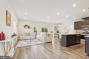 141 Four Leaf Dr, Downingtown, PA 19335 - Photo 3