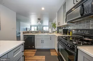 39 Cabot Dr, Chesterbrook, PA 19087 - Photo 5