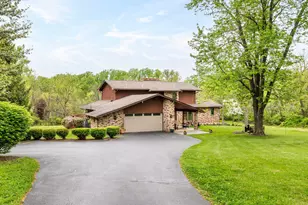 703 Ridge Rd, Pottstown, PA 19465 - Photo 3