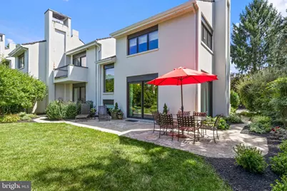 4 Brettagne #4, Devon, PA 19333 - Photo 1