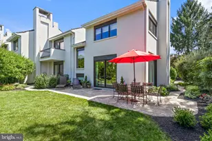 4 Brettagne, Devon, PA 19333 - Photo 1