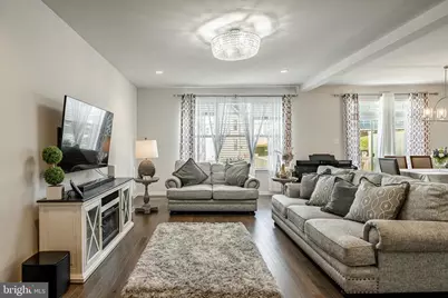 25 N Tompkins Square, Downingtown, PA 19335 - Photo 5