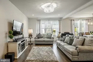 25 N Tompkins Square, Downingtown, PA 19335 - Photo 5
