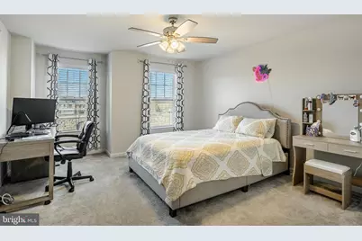 25 N Tompkins Square, Downingtown, PA 19335 - Photo 17