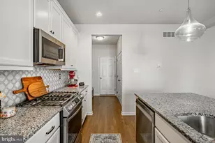 25 N Tompkins Square, Downingtown, PA 19335 - Photo 11