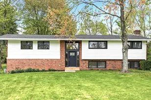 877 E Philip Dr, Phoenixville, PA 19460 - Photo 1