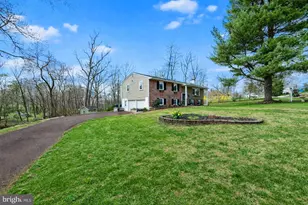 88 S Forge Manor Dr, Phoenixville, PA 19460 - Photo 3