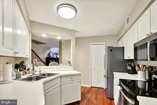 1302 Coventry Pointe Ln, Pottstown, PA 19465 - Photo 9