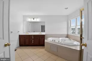 803 Whispering Brooke Dr, Newtown Square, PA 19073 - Photo 23