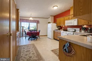 116 Erica Cir, Honey Brook, PA 19344 - Photo 7