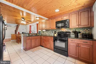 1356 S Hanover St, Pottstown, PA 19465 - Photo 3