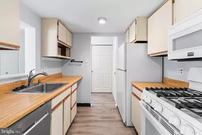 190 Drummers Lane #190, Wayne, PA 19087 - Photo 5