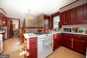 270 Broad St, Spring City, PA 19475 - Photo 13