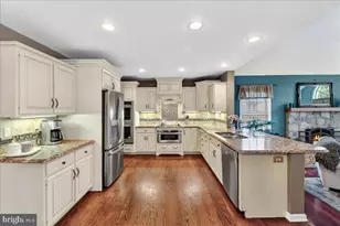 2 Parkside Dr, Elverson, PA 19520 - Photo 5