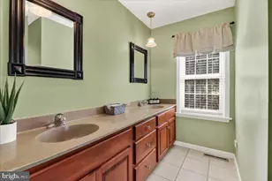 2 Parkside Dr, Elverson, PA 19520 - Photo 19