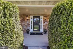 2 Parkside Dr, Elverson, PA 19520 - Photo 3