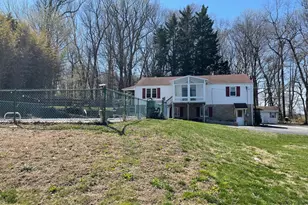 2512 Grandview Rd, Coatesville, PA 19320 - Photo 3