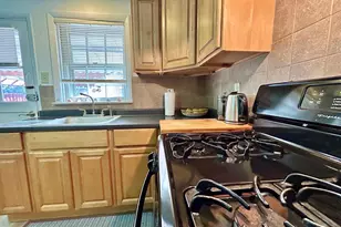 898 Woodlawn Ave, Phoenixville, PA 19460 - Photo 7