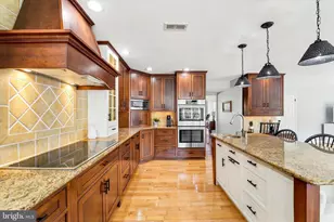 205 Maplewood Dr, Phoenixville, PA 19460 - Photo 11
