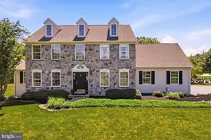 205 Maplewood Dr, Phoenixville, PA 19460 - Photo 3