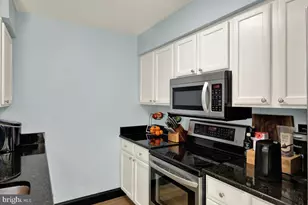702 Coventry Pointe Ln, Pottstown, PA 19465 - Photo 7