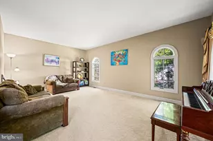 111 Brookhollow Dr, Downingtown, PA 19335 - Photo 5