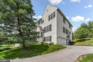706 Whispering Brooke Dr, Newtown Square, PA 19073 - Photo 3