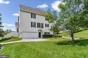 706 Whispering Brooke Dr, Newtown Square, PA 19073 - Photo 1