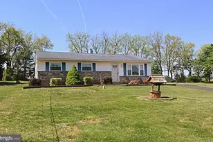 64 Mitchell Dr, Pottstown, PA 19465 - Photo 3