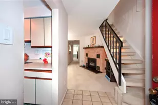 631 Washington Pl, Chesterbrook, PA 19087 - Photo 3