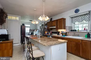 1112 W Bridge St, Spring City, PA 19475 - Photo 17