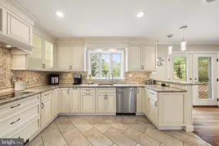 1154 Old Lancaster Rd, Berwyn, PA 19312 - Photo 9