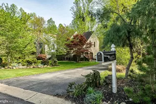1413 Hampton Dr, Downingtown, PA 19335 - Photo 3