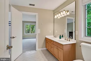 606 Longchamps Dr, Devon, PA 19333 - Photo 41