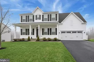 243 Chastain Dr, Honey Brook, PA 19344 - Photo 1