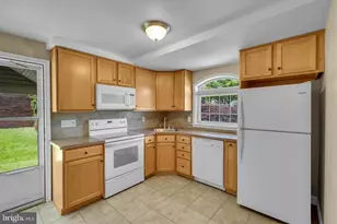348 Madison St, Coatesville, PA 19320 - Photo 9